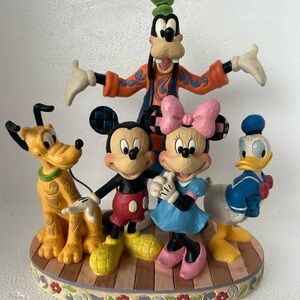 Jim Shore Disney Traditions “The Gang’s All Here” Figurine